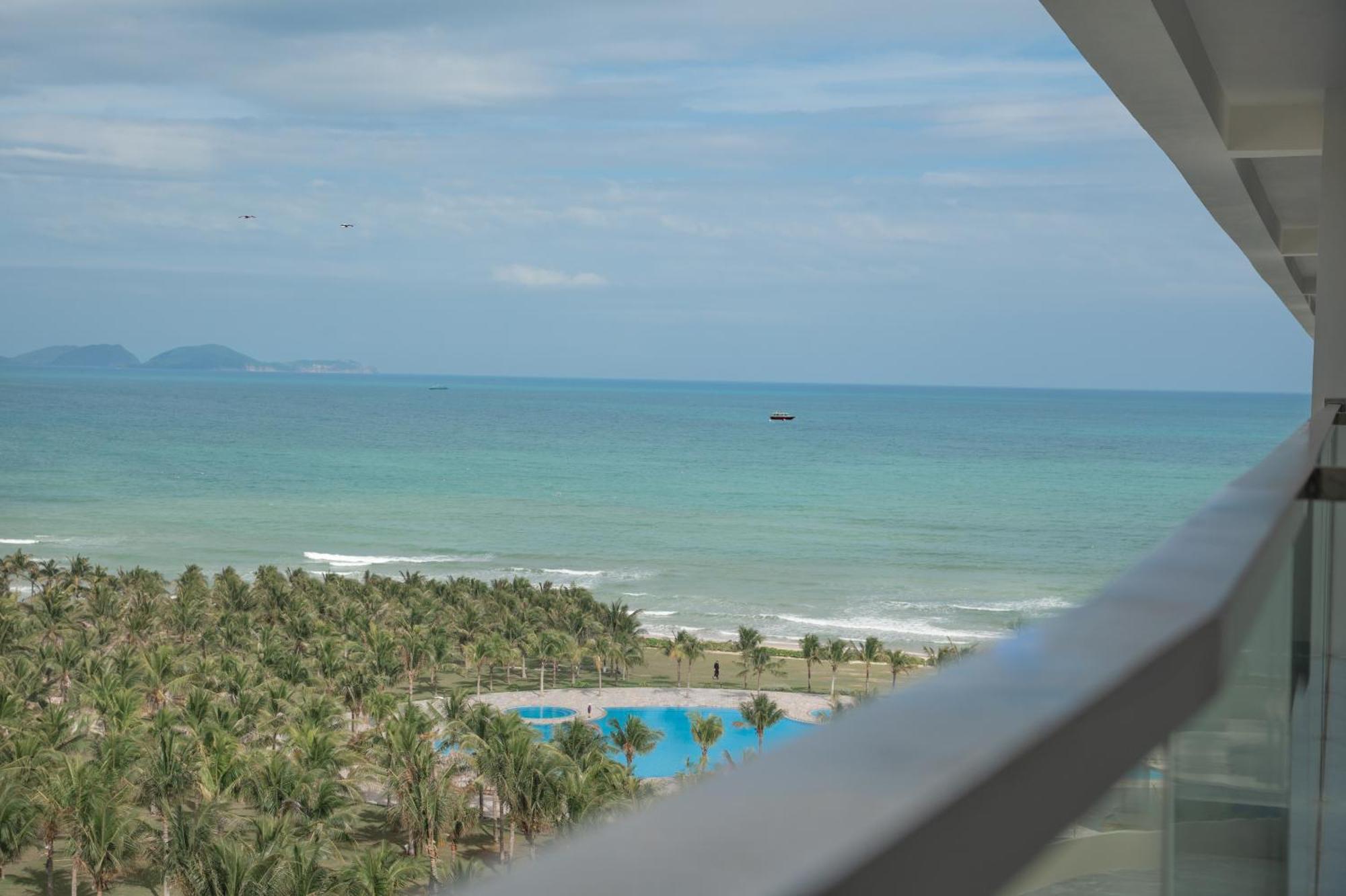 Aquamarine Beachfront Resort & Spa קאם ראן מראה חיצוני תמונה
