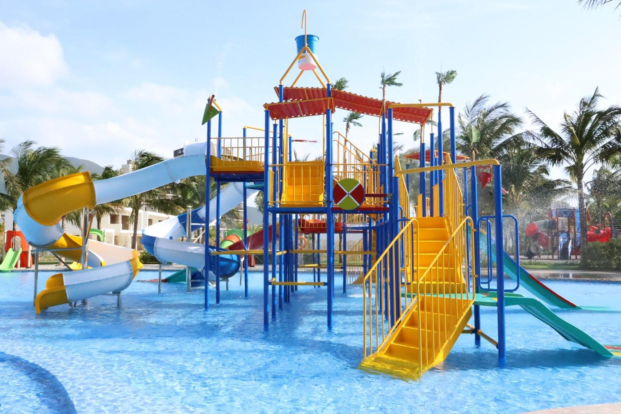 Aquamarine Beachfront Resort & Spa קאם ראן מראה חיצוני תמונה